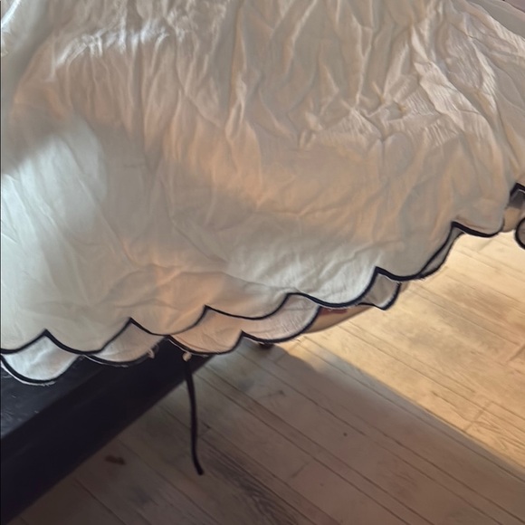 Francesca's Collections Cream Top with Navy Trim - Picture 5 of 5